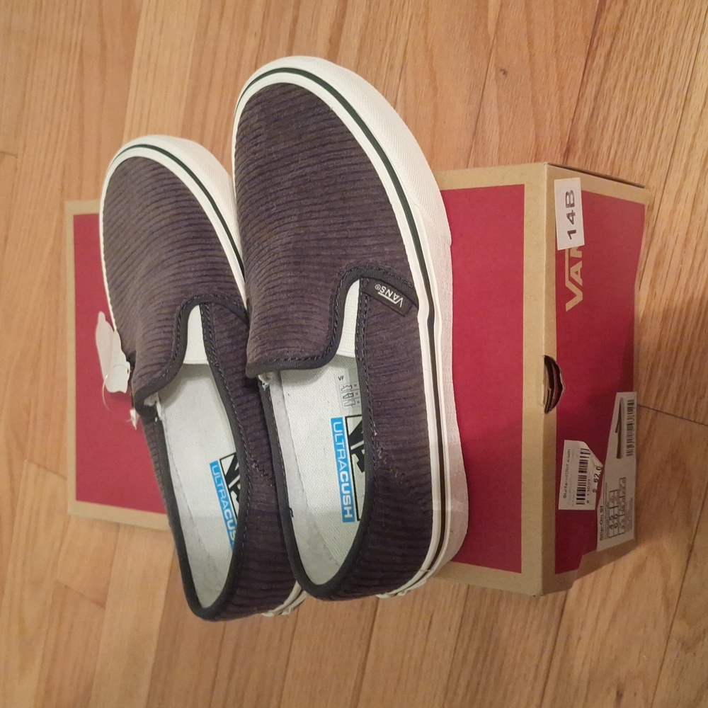 Olive green corduroy slip on shoes new. Size 6
